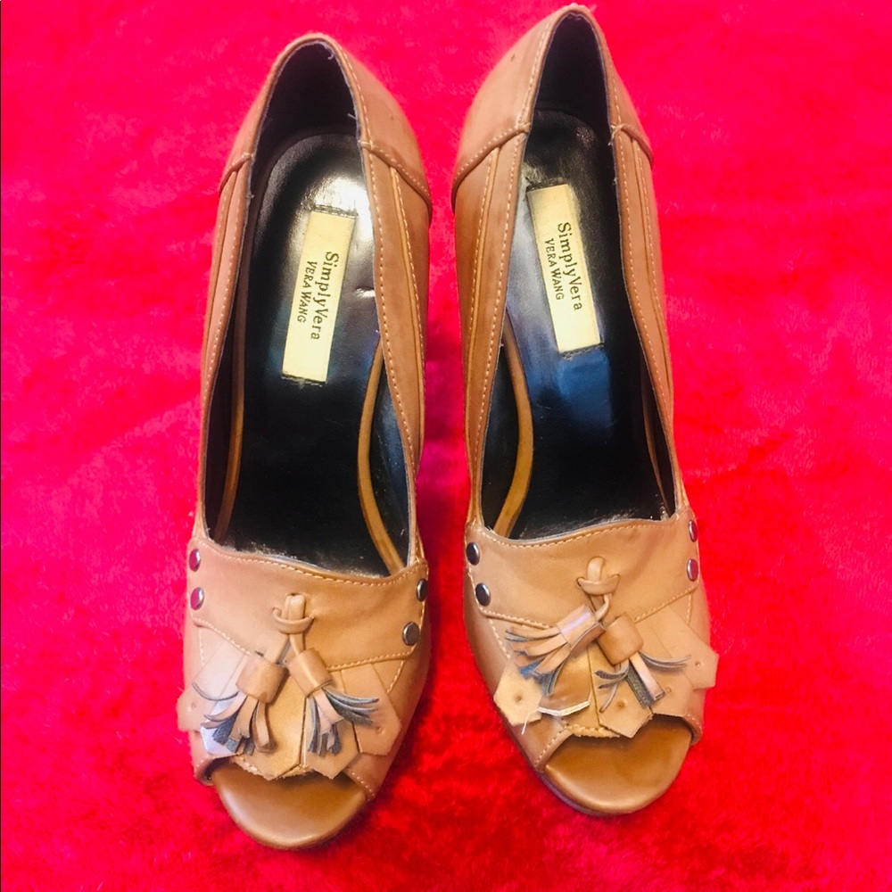 Vera wang shoes size 6